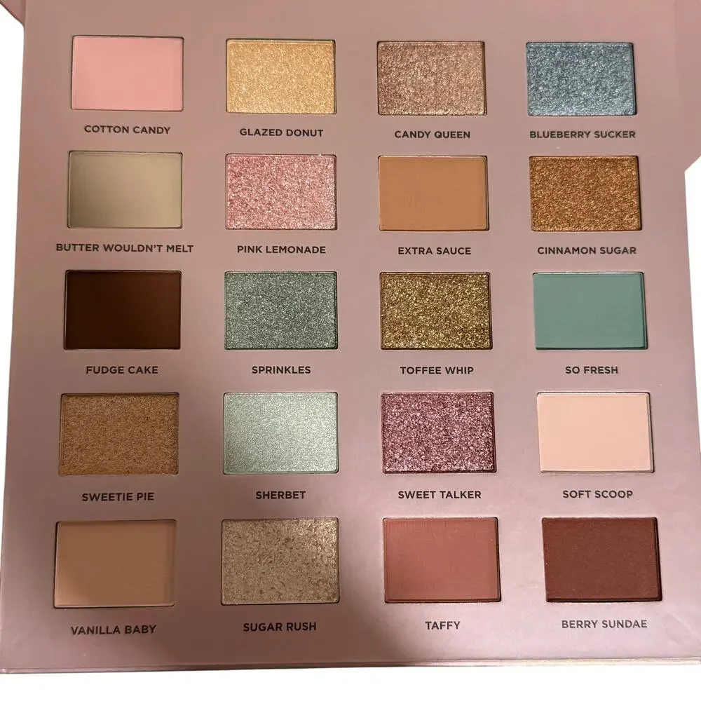 ICONIC LONDON Palette Eyeshadow Treat Yourself